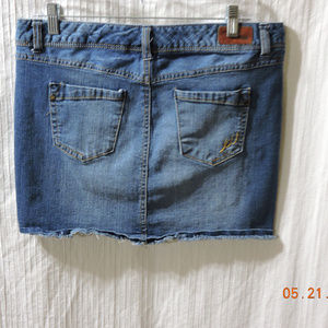 DISTRESSED EXPRESS DENIM SKIRT SIZE 8